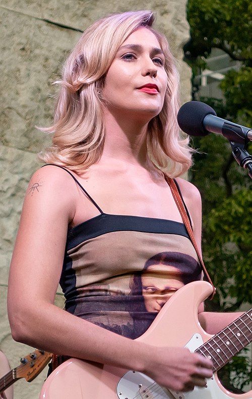 How Lola Kirke Built Her $5 Million Fortune from Acting